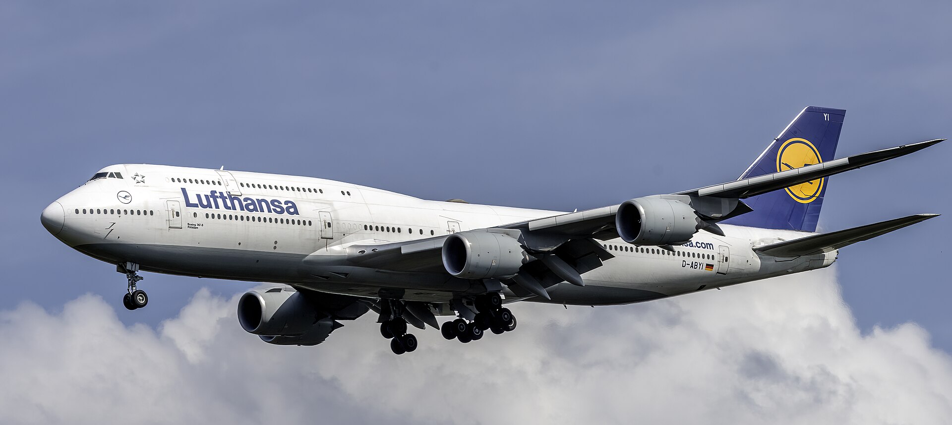 Boeing 747-8 — real photograph